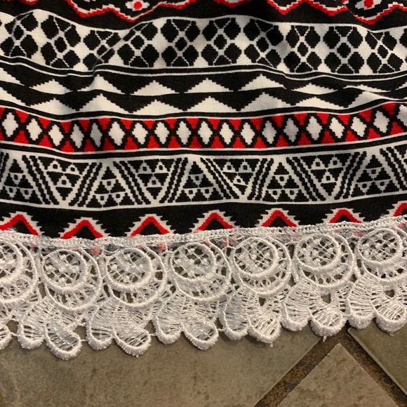 Womens XS/S Tribal Print Flowy Shorts w/ Lace - Picture 4 of 4